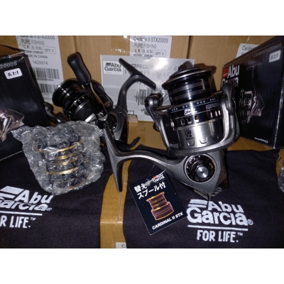 Abu Garcia Cardinal II STX 2000S (met gratis EZ-braid) Abu Garcia Cardinal II STX 2000S (met gratis EZ-braid)